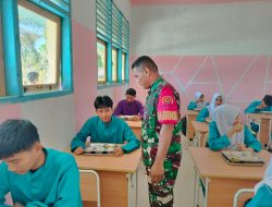 Babinsa Koramil 12/XIII Koto Kampar Dampingi Kegiatan Makan Sehat Bergizi Oleh SPPG di Koto Kampar Hulu