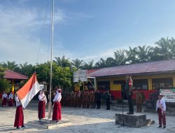 Serma Dwi Krensa Babinsa Koramil 01/Bkn Menjadi Pembina Upacara Disekolah