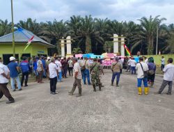Warganya Berdemo Aksi Damai, Babinsa Koramil 16/Tapung Pantau dan Ikut Mediasi Mencari Solusi