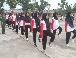 Babinsa Koramil 08/Tdn Latih Paskibra Tingkat Kecamatan Ujung Batu
