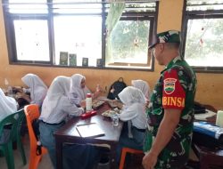 Babinsa Koramil 07/Kampar Dampingi Pendistribusian Makan Bergizi Gratis di Sekolah Wilayah Binaan