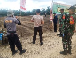 Babinsa Koramil 06 Siak Hulu Bersama Bhabinkamtibmas dan Pihak Terkait Tinjau Lahan Ketahanan Pangan