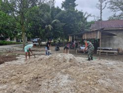 Peduli Masyarakat, Babinsa Koramil 07/Kampar Gotong -Royong Bangun Mushollah
