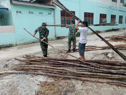 Percepat Rehab Sekolah Dasar, Babinsa Gotong- Royong Karya Bakti Bersama Warga