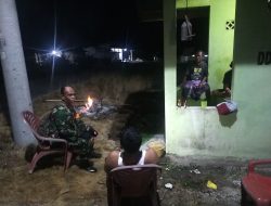 Wujudkan Suasana Kondusif, Babinsa 16/Tapung Laksanakan Patroli Malam Pantau Pos Siskamling di Wilayah