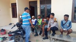 Babinsa Koramil 13/Rokan IV Koto dan Bhabinkamtibmas Melaksanakan Komsos Bersama Warga Desa Rokan Koto Ruang