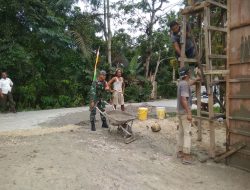 Pentingnya Pendidikan, Babinsa Desa Kualu Nenas Koramil 07/Kampar Goro Merehap Sekolah