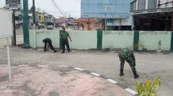 Ciptakan Suasana Kerja Nyaman, Personel Koramil 07/Kampar Bersihkan Pangkalan