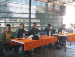 Tumbuhkan Masyarakat Bermoral, Babinsa Koramil 06 Siak Hulu Komsos Dengan Warga di Kampung Pancasila