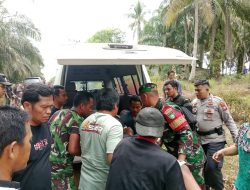 Tindakan Cepat Babinsa Koramil 08/Tdn Evakuasi Korban Tewas Tersengat Listrik di Tandun Rohul