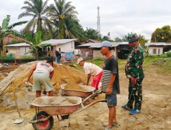 Babinsa Koramil 01/BKN Kawal Percepatan Pembangunan KDKMP, Pastikan Kualitas dan Tepat Waktu