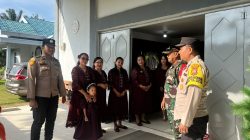Serda Efrizal Bersama Jajaran Polsek Ukui Melaksanakan Pemantauan Keamanan Lingkungan Gereja GGP HOSNNA