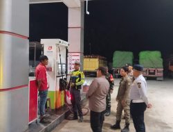 Babinsa Koramil 04/Pkl Kuras Bersama Polsek Ukui Laksanakan Patroli Wilayah Datangi Titik Keramaian
