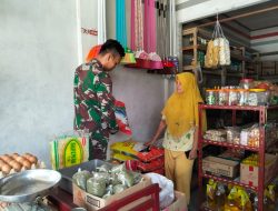 Sambangi Pasar, Babinsa Cek Stabilitas Harga Sembako