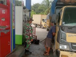 Sertu M.Rasul Babinsa Koramil 14/Kepenuhan Monitoring Keamanan Di SPBU