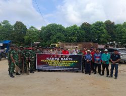 TNI-Polri Bersinergi Gelar Karya Bakti “Zero Waste” di Pasar Baru Lipat Kain Utara Kampar