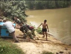 Kebut Pengerjaan Jembatan Garuda Sebelum Lebaran, Satgas Kodim 0313/KPR dan Warga Batu Gajah Bersinergi di Penghujung Ramadhan