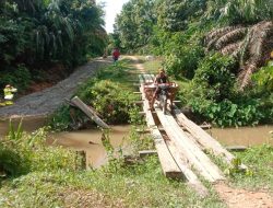 Kodim 0313/Kpr Mulai Pembangunan Jembatan Beton Penghubung Desa di Kampar Kiri Hulu