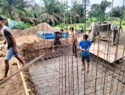 Tingkatkan Konektivitas Desa, Kodim 0313/KPR Percepat Pembangunan Jembatan Gantung Muara Musu