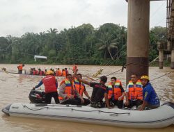Dandim 0313/KPR di Wakili Danramil 01/BKN Menghadiri Pembukaan Perlombaan Pacu Sampan Dalam Rangka HUT Kampar Ke- 76