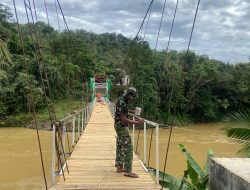 Update Jembatan Gajah Bertalut: Satgas TNI Mulai Pasang Lantai dan Pegangan Pengaman