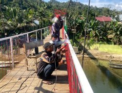 Prioritaskan Faktor Keselamatan, Satgas Kodim 0313/KPR Rampungkan Pemasangan Pagar Pengaman Jembatan Gajah Bertalut