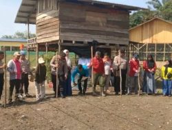 Kapolsek XIII Koto Kampar Berkolaborasi Dengan Bumdes Tanam Jagung Pipil Didesa Koto Tuo Barat