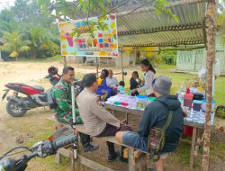 Babinsa dan Bhabinkamtibmas Pererat Silaturahmi Dengan Warga Melalui Komsos di Warung Masyarakat