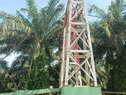 Struktur Atas Sedang Digesa, Satgas Kodim 0313/KPR Pasang Kedudukan Lantai Melintang Jembatan Muara Musu