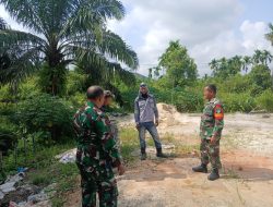 Komitmen Menjaga Lingkungan Dari Karhutlah, Babinsa Koramil 07/Kampar Lakukan Patroli Karhutla