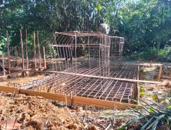 Pembangunan Jembatan Tahap V Bukit Melintang Kebut Perakitan Besi dan Pelangsir Batu Gunung