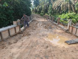 Perkuat Struktur ATAS, Pekerja Jembatan Aramco Tanjung Belit Selatan Kebut Pemasangan Mal Tangan-Tangan dan Loning Sayap