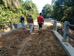 Pembangunan Jembatan Aramco Tanjung Belit Selatan Masuki Tahap Perataan Tanah dan Perakitan Besi Lantai
