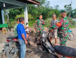 Babinsa Koramil 03/Bunut Intensifkan Patroli Karhutla dan Komsos, Warga Diajak Waspada Cegah Kebakaran Lahan