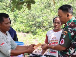 Sentuh Masyarakat Pesisir, Tim Kesehatan TMMD Ke-129 Kodim 0313/Kpr Lakukan Pemeriksaan Kesehatan Masyarakat