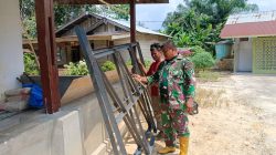 Sasaran Ketiga TMMD Ke-129, Babinsa Koramil 03/Bunut Dampingi Pembuatan Pondasi Tower Air Bersih di Desa Delik