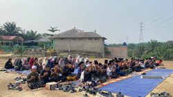 Sertu Dodi Aritonang Selaku Pimpinan Ponpes Ajak Santri Gelar Sholat Istisqa