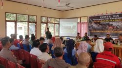 Perkuat Wilayah Bebas Asap, Tim Mabes TNI Dipimpin Brigjen TNI Sudarma Setiawan Gelar Sosialisasi Karhutla dan Pembagian Sembako di Tapung Hilir