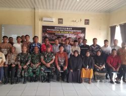 Kawal Wilayah Bebas Karhutla, Tim Penyuluh Mabes TNI Sosialisasi dan Bagi Sembako di KKT